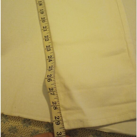 - Levi's signature mid rise skin cuff white jeans - Picture 6 of 8